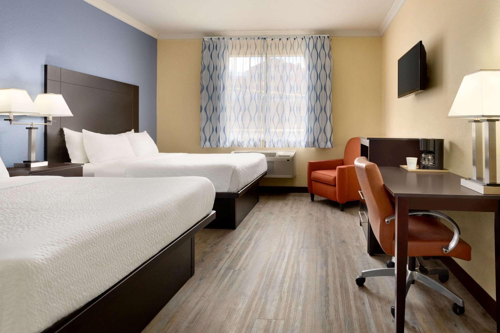Days Inn & Suites By Wyndham Dfw Airport South-Euless Exterior foto